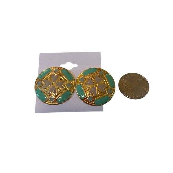 Elegant Vintage Green and Gold Circular Earrings w/ Geometric Design. - Picture 6 of 6